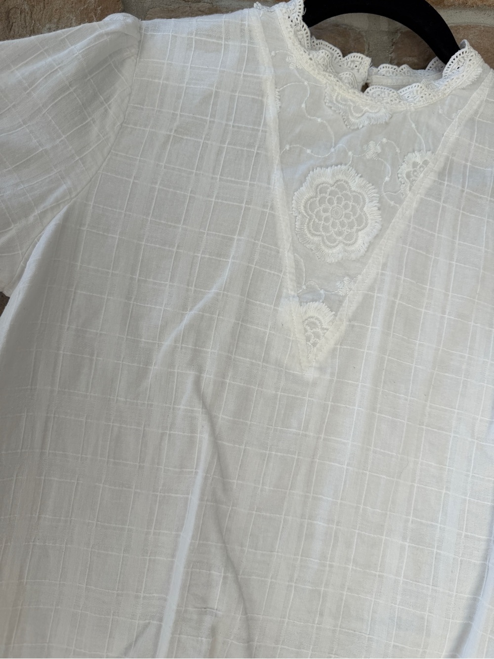 Vintage Eyelet Top - Picture 2 of 6